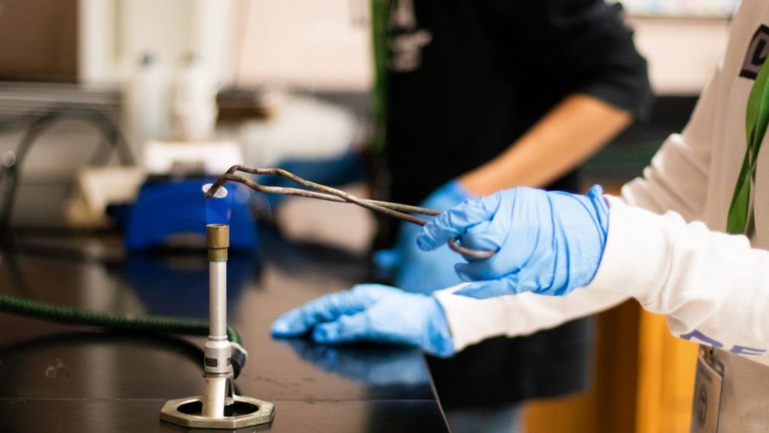 Bunsen burner in science lab 1024x683