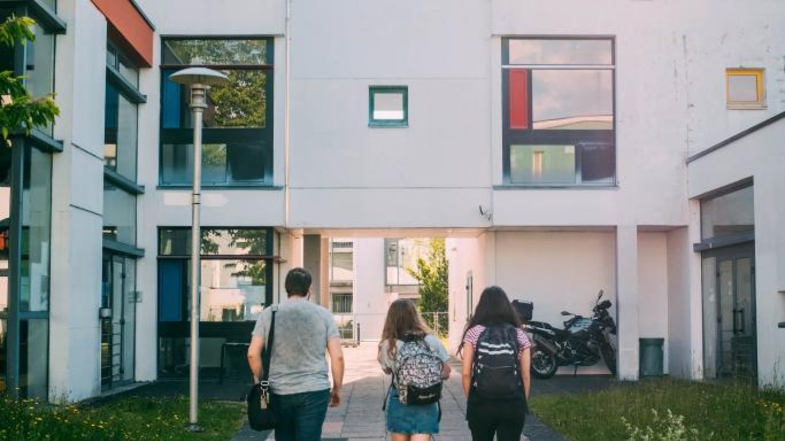 Students head to class 683x1024