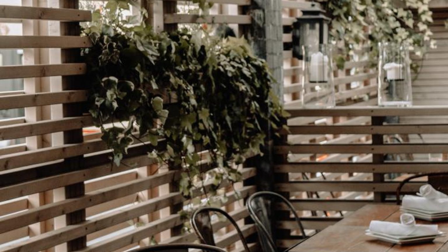 Wood themed restaurant 718x1024
